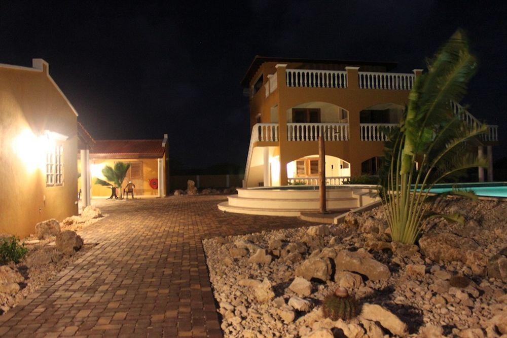 Wanapa Lodge Bonaire Екстериор снимка