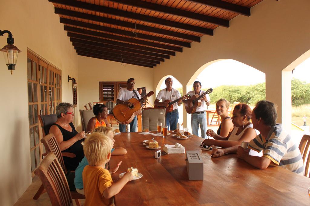 Wanapa Lodge Bonaire Екстериор снимка